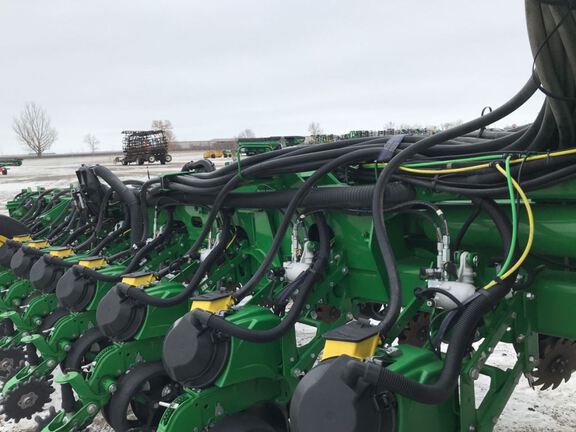 2019 John Deere 1775NT Planter