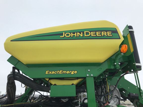 2019 John Deere 1775NT Planter