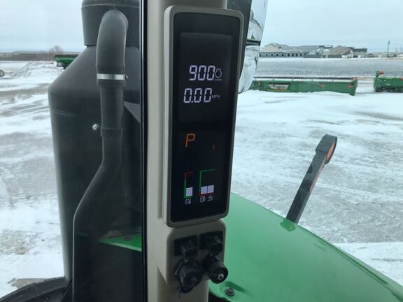 2018 John Deere 9520R Tractor 4WD