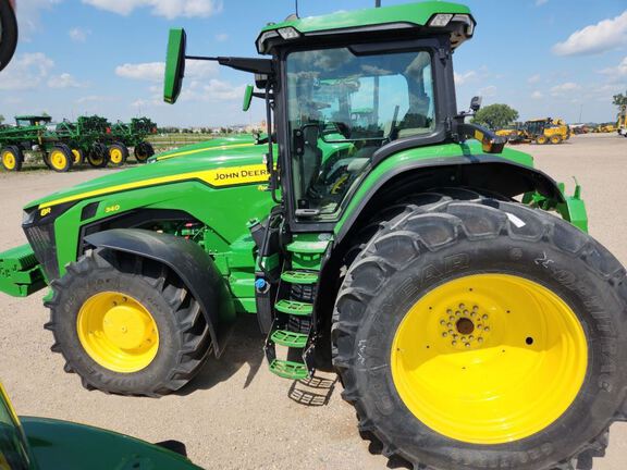 2022 John Deere 8R 340 Tractor