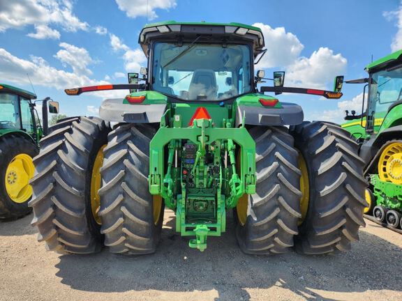 2022 John Deere 8R 340 Tractor