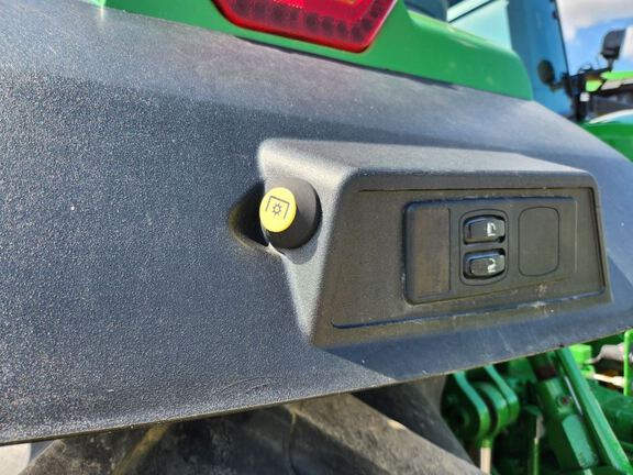 2022 John Deere 8R 340 Tractor