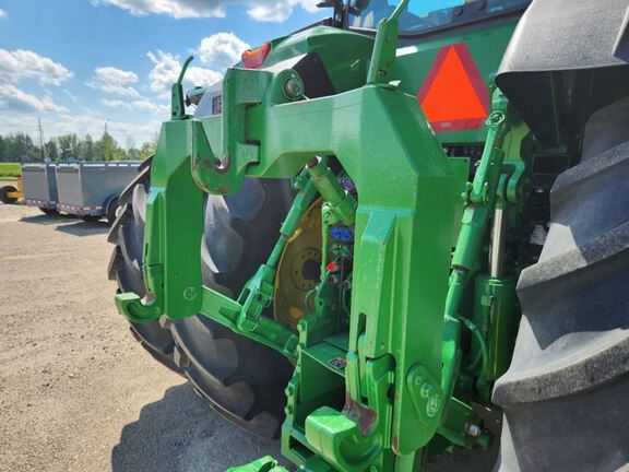 2022 John Deere 8R 340 Tractor