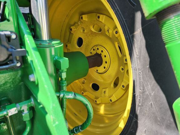 2022 John Deere 8R 340 Tractor