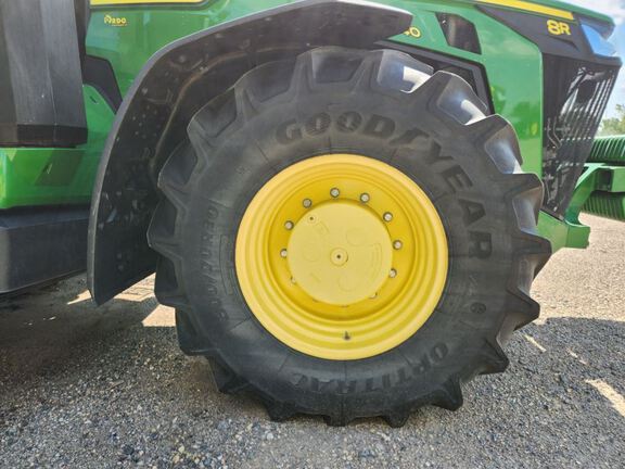 2022 John Deere 8R 340 Tractor