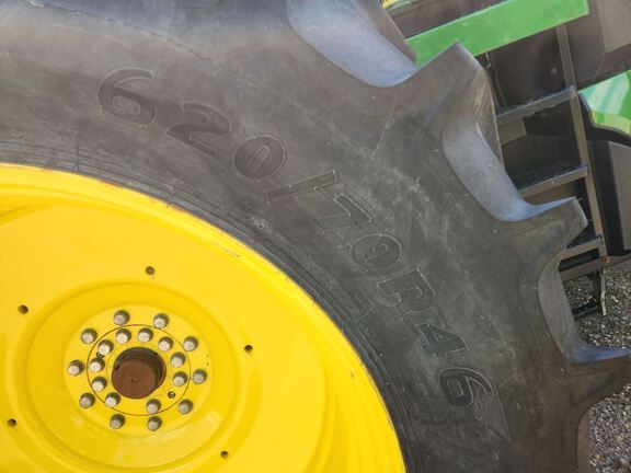 2022 John Deere 8R 340 Tractor