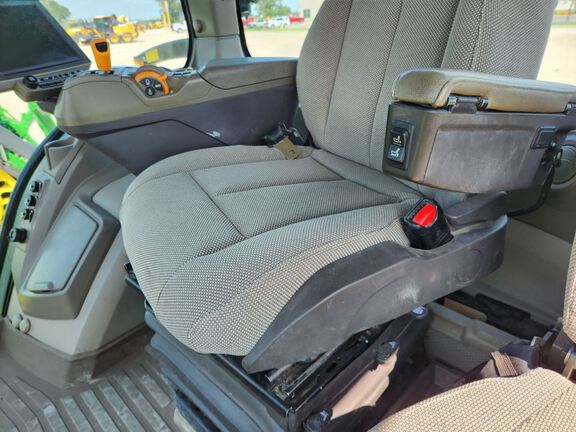 2022 John Deere 8R 340 Tractor