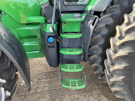 2022 John Deere 8R 340 Tractor