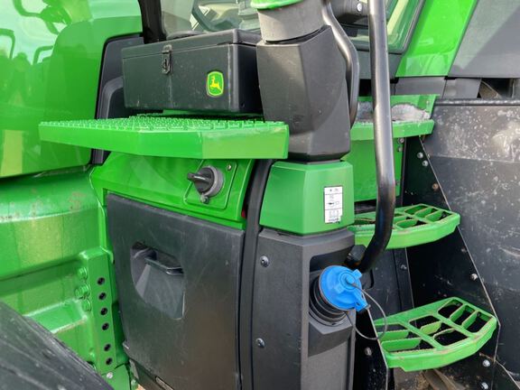 2022 John Deere 8R 340 Tractor