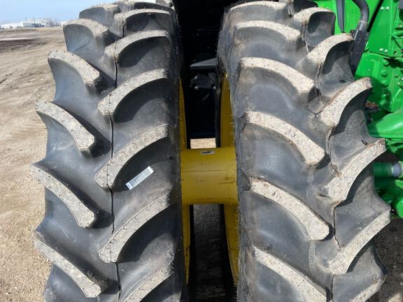 2022 John Deere 8R 340 Tractor