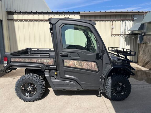 2021 John Deere XUV835R ATV