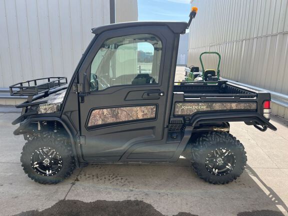 2021 John Deere XUV835R ATV