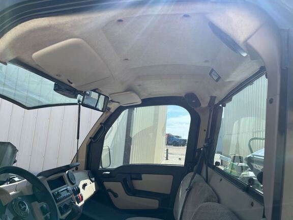 2021 John Deere XUV835R ATV