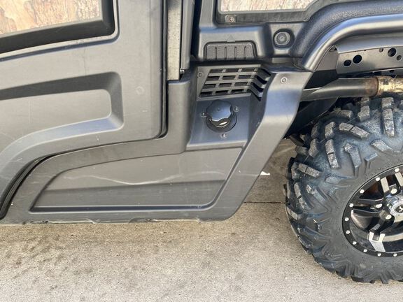 2021 John Deere XUV835R ATV