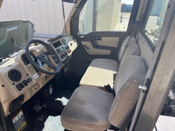 2021 John Deere XUV835R ATV