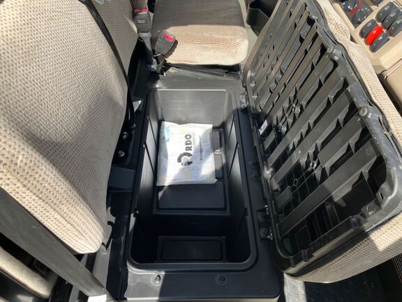 2021 John Deere XUV835R ATV