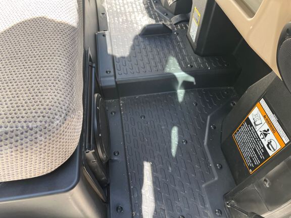 2021 John Deere XUV835R ATV