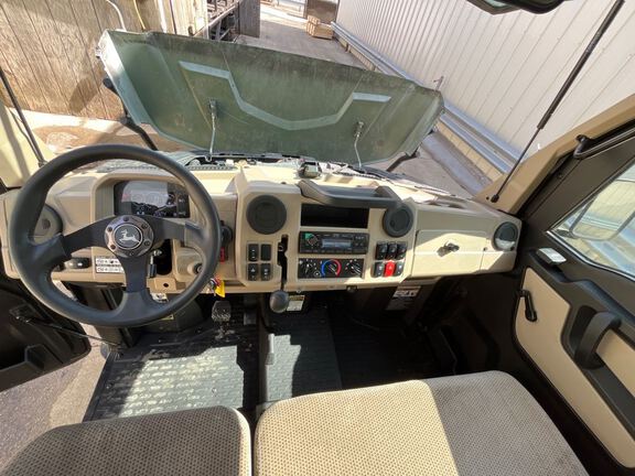 2021 John Deere XUV835R ATV