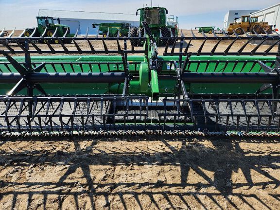 2024 John Deere RD40F Header Combine
