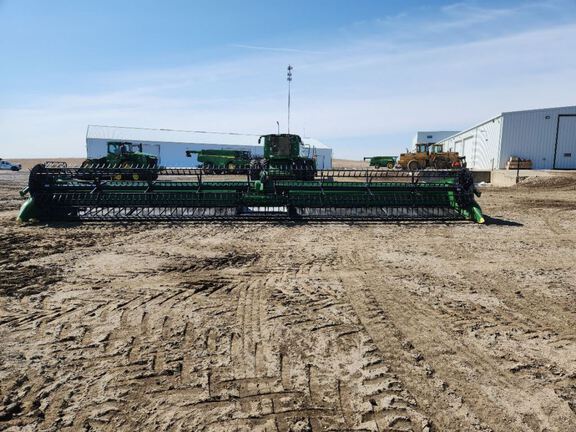 2024 John Deere RD40F Header Combine