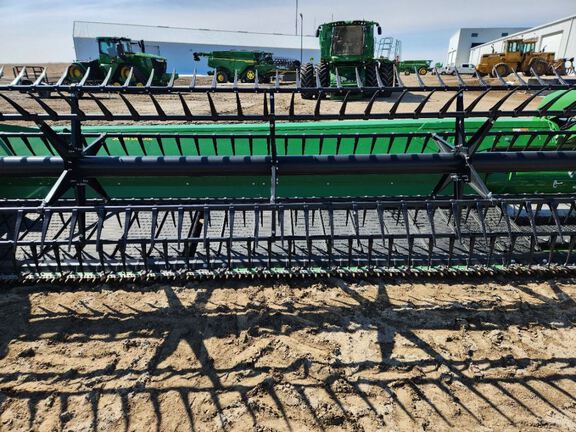 2024 John Deere RD40F Header Combine