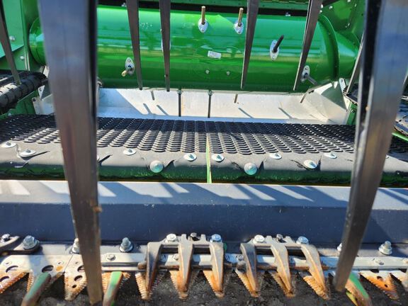 2024 John Deere RD40F Header Combine