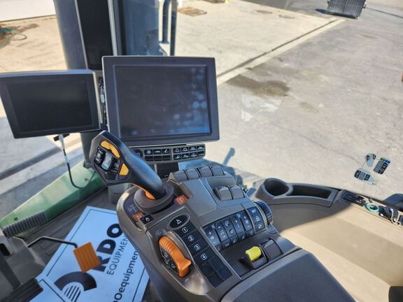 2021 John Deere 8RT 370 Tractor Rubber Track