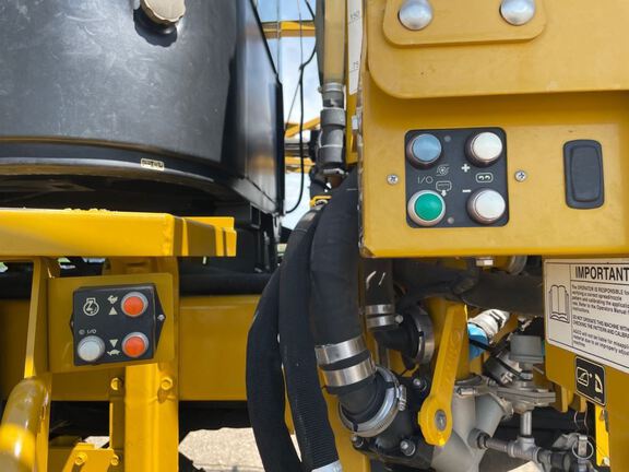 2009 AGCO SS1084 Sprayer/High Clearance