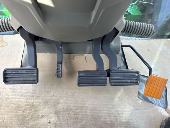 2023 John Deere 8RX 410 Tractor Rubber Track