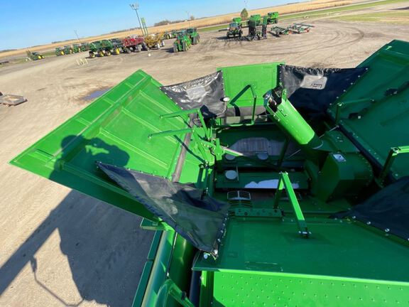 2021 John Deere S780 Combine