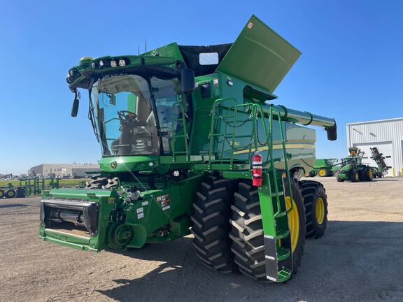 2024 John Deere S780 Combine