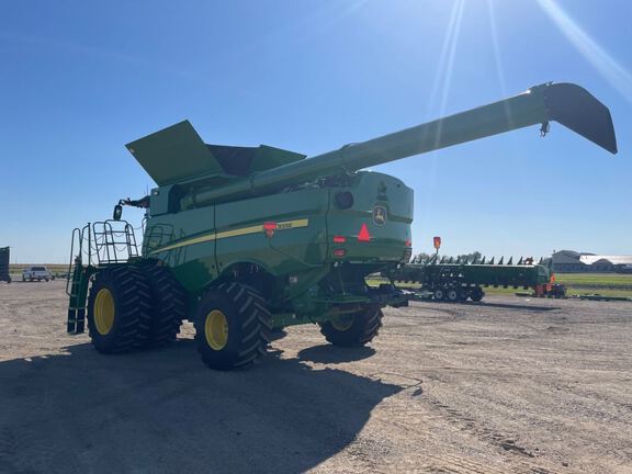 2024 John Deere S780 Combine