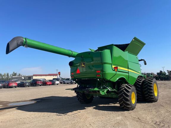 2024 John Deere S780 Combine