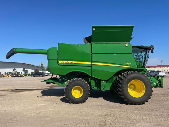 2024 John Deere S780 Combine