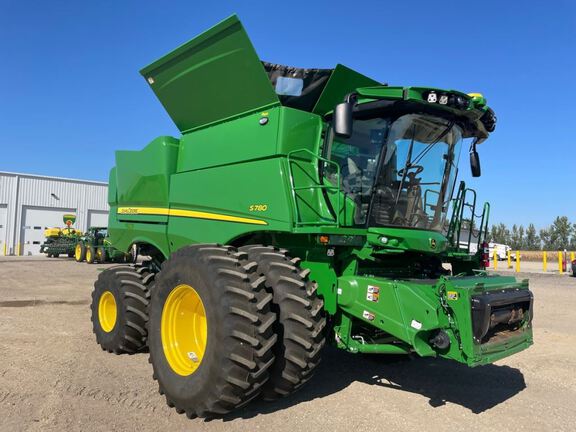 2024 John Deere S780 Combine