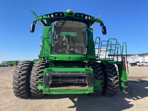 2024 John Deere S780 Combine
