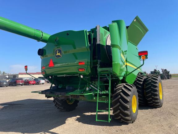 2024 John Deere S780 Combine