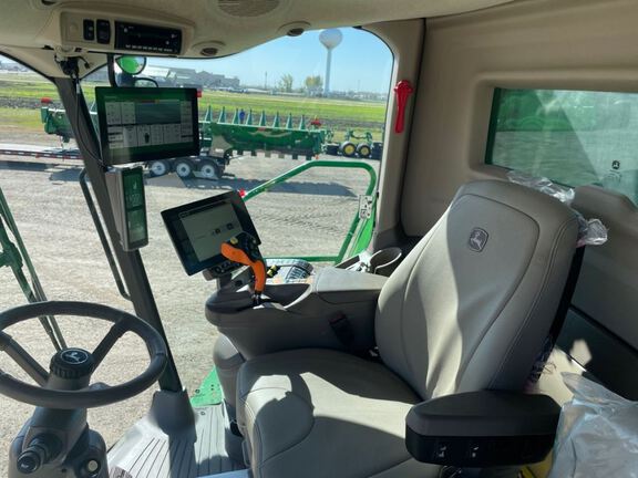 2024 John Deere S780 Combine