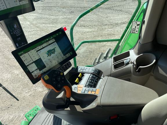 2024 John Deere S780 Combine