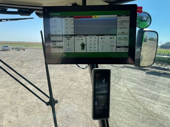 2024 John Deere S780 Combine