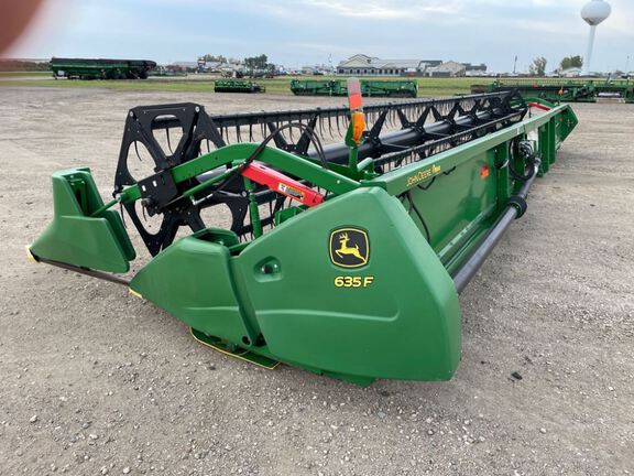 2019 John Deere 635F Header Combine