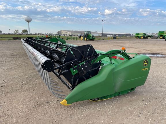 2017 John Deere 645FD Header Combine