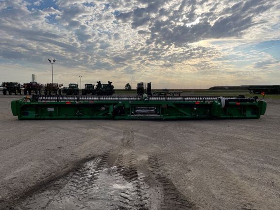 2017 John Deere 645FD Header Combine