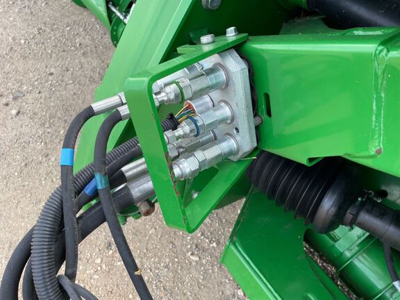 2017 John Deere 645FD Header Combine