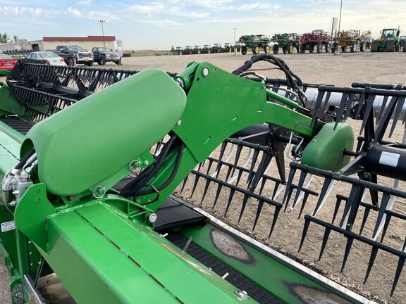 2017 John Deere 645FD Header Combine