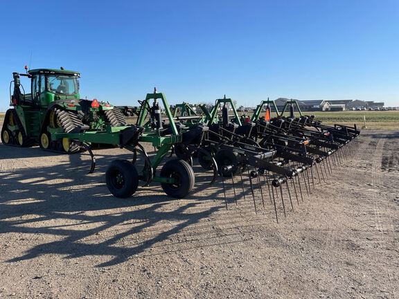 Summers SUPER CHISEL Chisel Plow