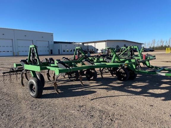 Summers SUPER CHISEL Chisel Plow