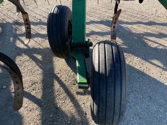 Summers SUPER CHISEL Chisel Plow