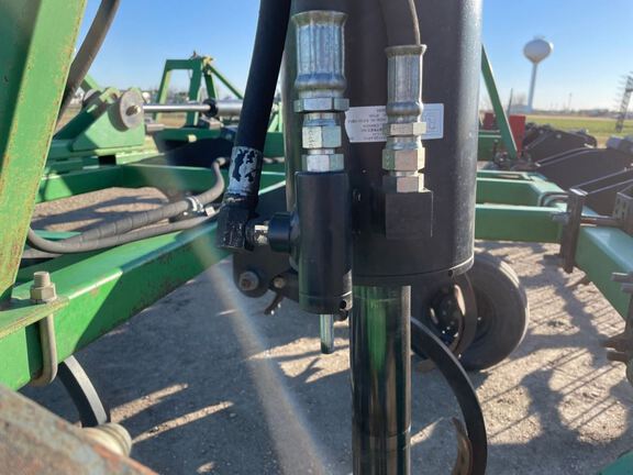 Summers SUPER CHISEL Chisel Plow