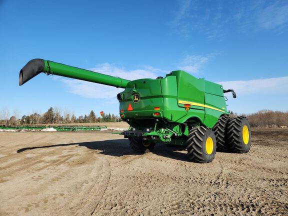 2024 John Deere S780 Combine